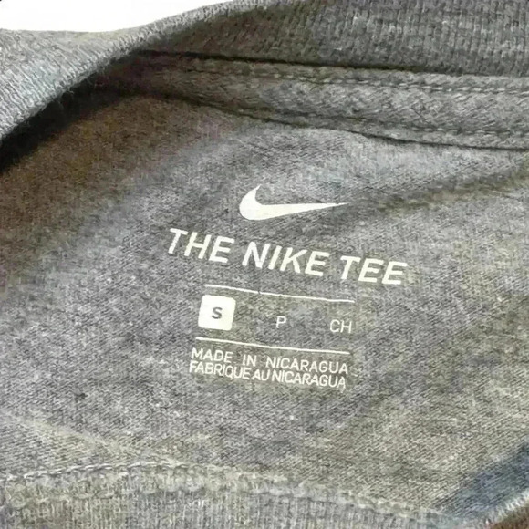 Nike Boys Gray Graphic Print Short Sleeve T-Shirt Size Small - Picture 4 of 4